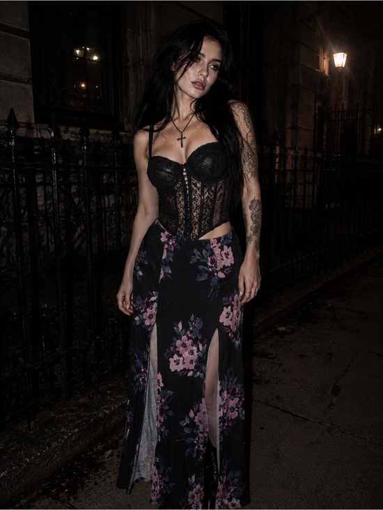 Charlotte Russe Dresses & Skirts - Women’s Floral Maxi Essential Stylish Chic Detailed Slit Skirt- Deadstock